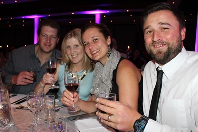 Nagskuiling vier 21ste in styl